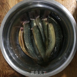 河虾烧泥鳅的做法步骤：3