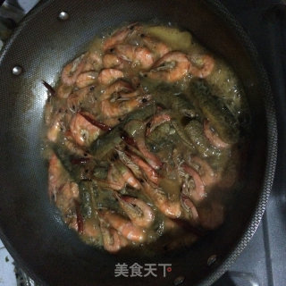 河虾烧泥鳅的做法步骤：8