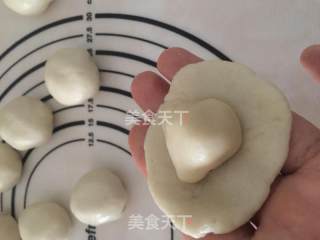 双色蛋黄酥的做法步骤：4
