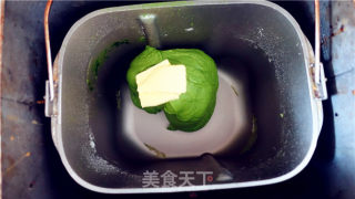 抹茶软欧包的做法步骤：2