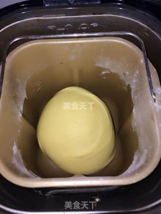 黄玫瑰面包＆蔓越莓椰蓉面包的做法步骤：1