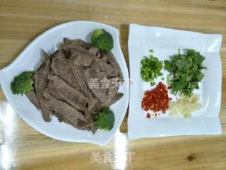 生椒干拌牛肉的做法步骤：3
