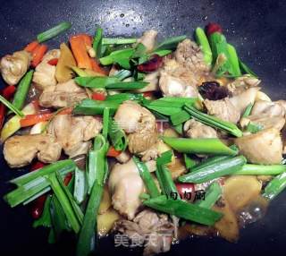 花雕嫩姜仔鸭煲#肉肉厨的做法步骤：12