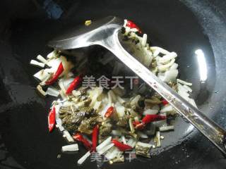 腌白菜煮鳗鱼的做法步骤：3