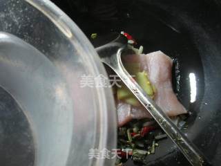 腌白菜煮鳗鱼的做法步骤：4