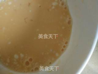 快手早餐鸡蛋饼的做法步骤：2