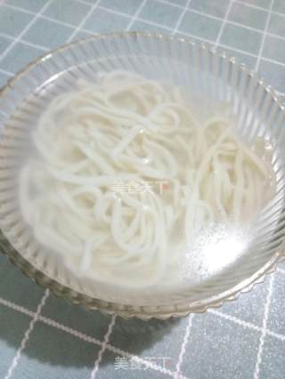 葱香红油拌面的做法步骤：6