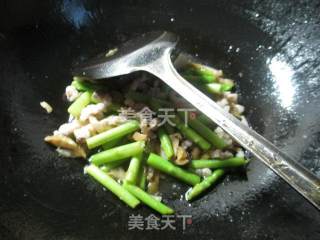 榨菜肉丝炒芦笋的做法步骤：9