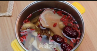 广东老火靓汤-响螺片玉竹淮杞汤的做法步骤：1