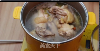广东老火靓汤-响螺片玉竹淮杞汤的做法步骤：2