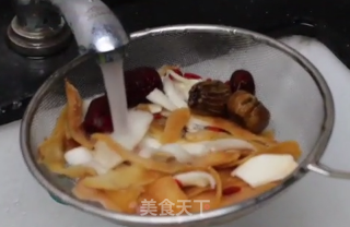广东老火靓汤-响螺片玉竹淮杞汤的做法步骤：3