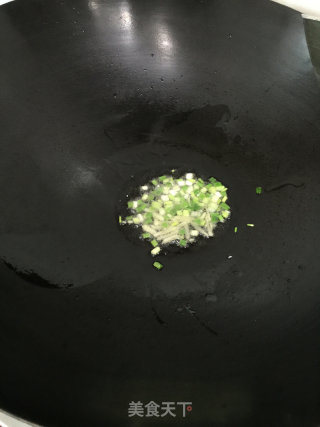 酸菜牛腩面的做法步骤：2