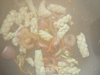 洋葱炒鱿鱼的做法步骤：7