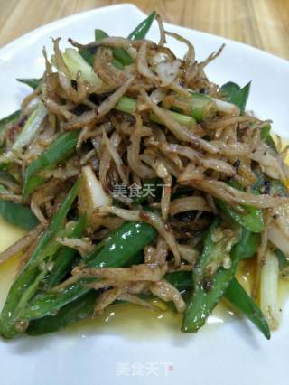 豆豉青椒银鱼的做法步骤：4