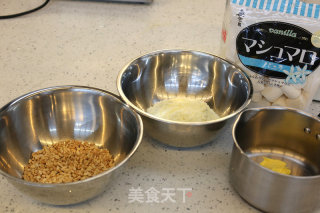 花生牛轧糖（棉花糖版）的做法步骤：1