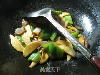 尖椒鹅胗炒茭白的做法步骤：7