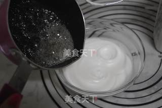 龙猫马卡龙的做法步骤：7