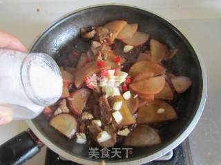 红萝卜炒鸭脯肉的做法步骤：9