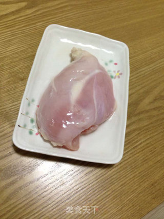 鸡肉鲜藕丁的做法步骤：1