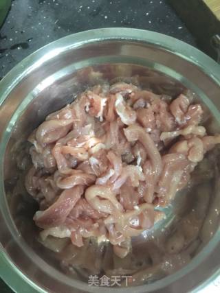 京酱肉丝的做法步骤：1