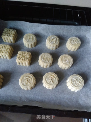 豆沙馅月饼的做法步骤：9