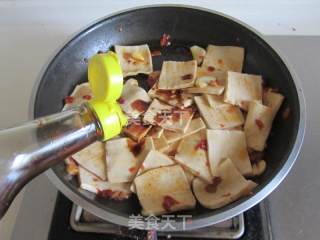 辣炒千叶豆腐的做法步骤：5