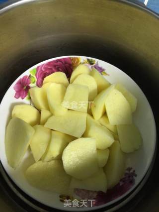 豉香麻辣土豆块的做法步骤：1