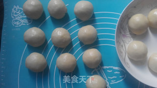 网红蛋黄酥——麻薯肉松蛋黄酥的做法步骤：10