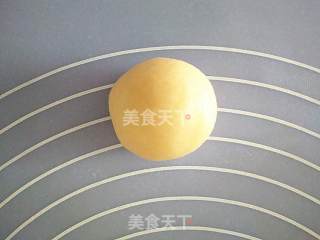 【红豆沙蛋黄酥】的做法步骤：11