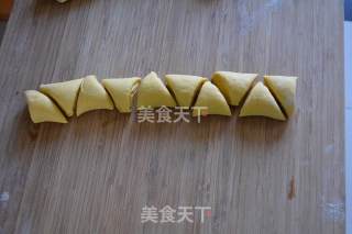 南瓜花卷的做法步骤：6