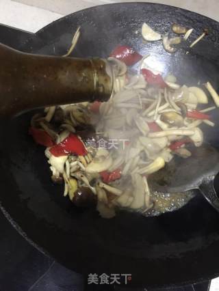 黑椒三鲜菌的做法步骤：5