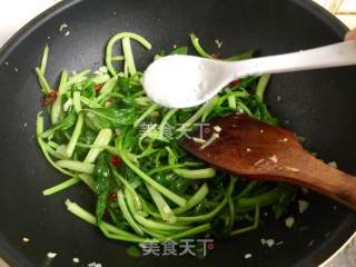 清炒菜心的做法步骤：7