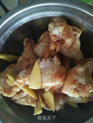快炸鸡腿的做法步骤：2