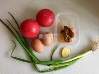 番茄榨菜蛋汤的做法步骤：1