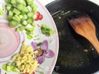 番茄榨菜蛋汤的做法步骤：10