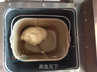 花辫豆沙面包的做法步骤：3