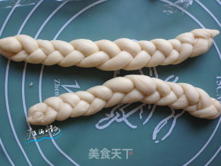 花辫豆沙面包的做法步骤：11