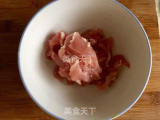 黄瓜口蘑炒肉片的做法步骤：2