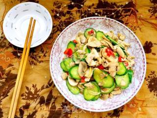 黄瓜口蘑炒肉片的做法步骤：12