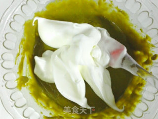 抹茶奶油蛋糕卷的做法步骤：7