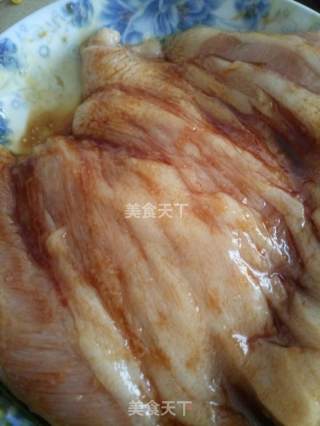 焦香猪颈肉的做法步骤：1