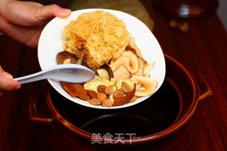广东老火靓汤-海底椰川贝益肺汤的做法步骤：3