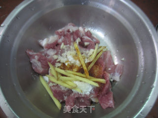 梅菜蒸肉的做法步骤：3