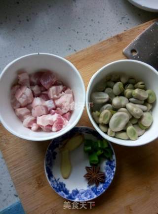 蚕豆炒肉的做法步骤：1