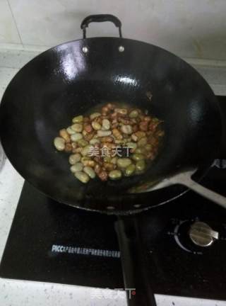 蚕豆炒肉的做法步骤：4