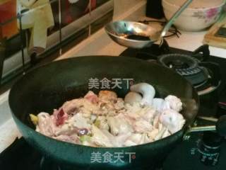 香菇土豆炖鸡的做法步骤：10