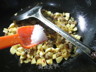 肉末萝卜干炒茭白的做法步骤：7