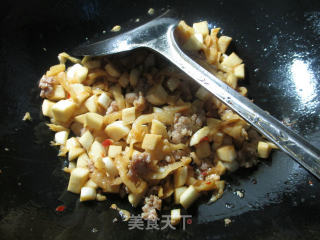 肉末萝卜干炒茭白的做法步骤：8