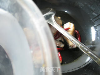 水笋烧鸡翅根的做法步骤：4