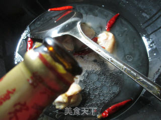 水笋烧鸡翅根的做法步骤：5